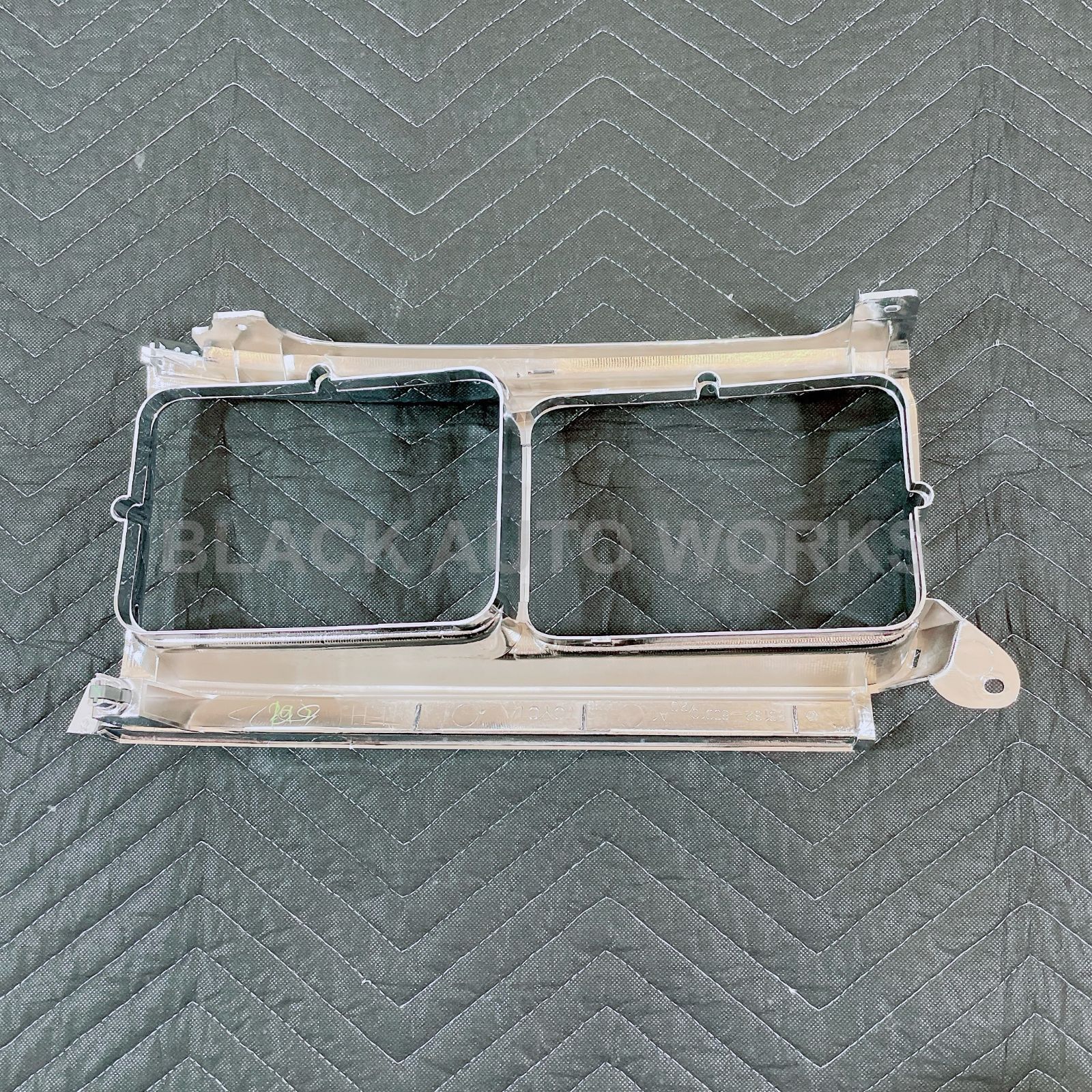 トヨタ純正】ランクル80 角目 ヘッドライト ベゼル 左右セット 輸出