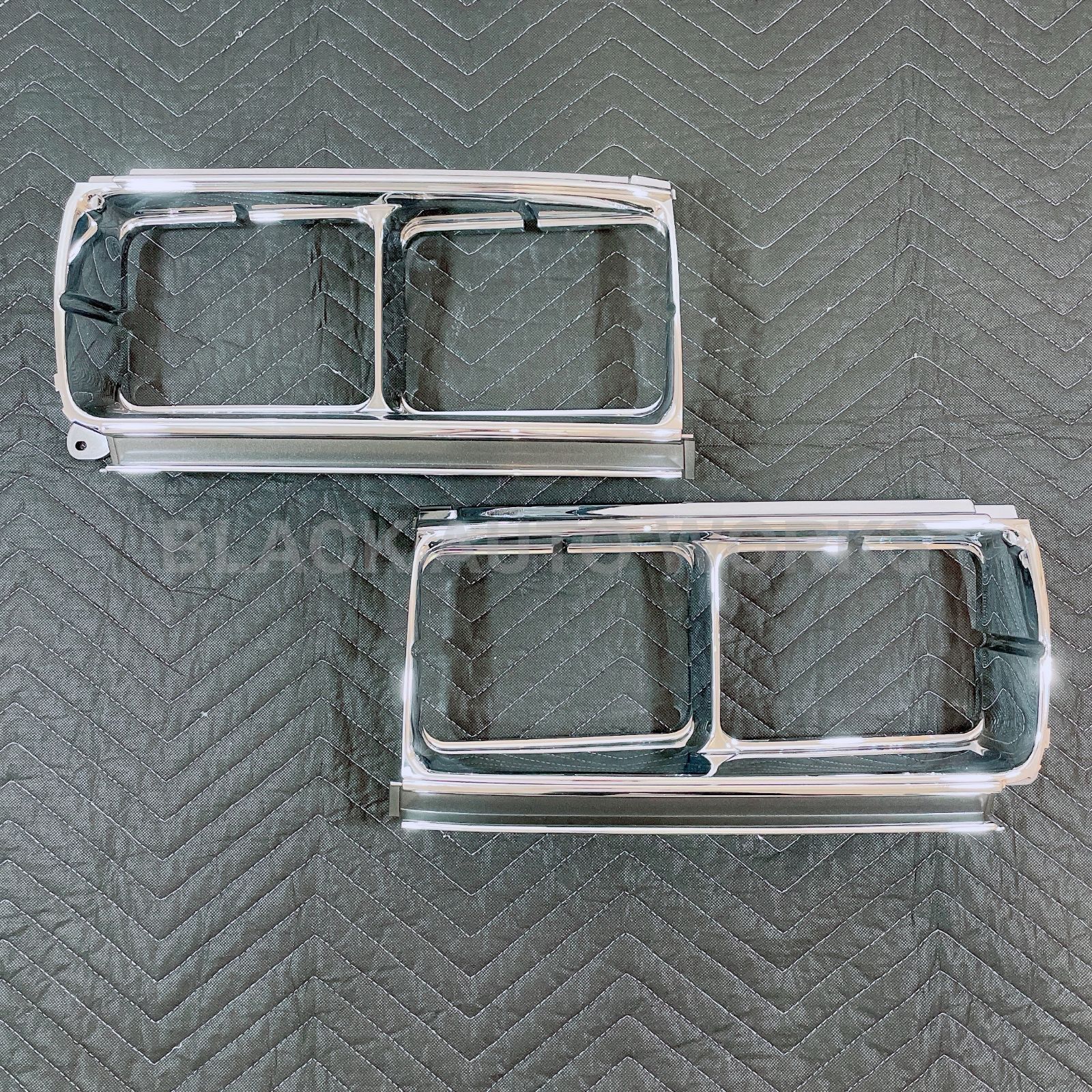 トヨタ純正】ランクル80 角目 ヘッドライト ベゼル 左右セット 輸出