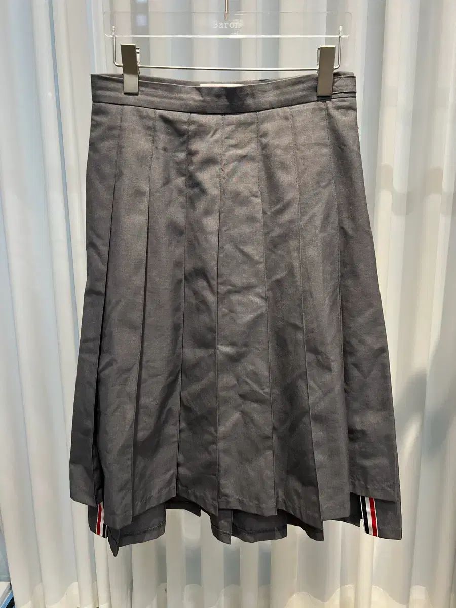 トム ブラウン ミディ Mサイズ グレー プリーツ ミニ ウール スカート レディース