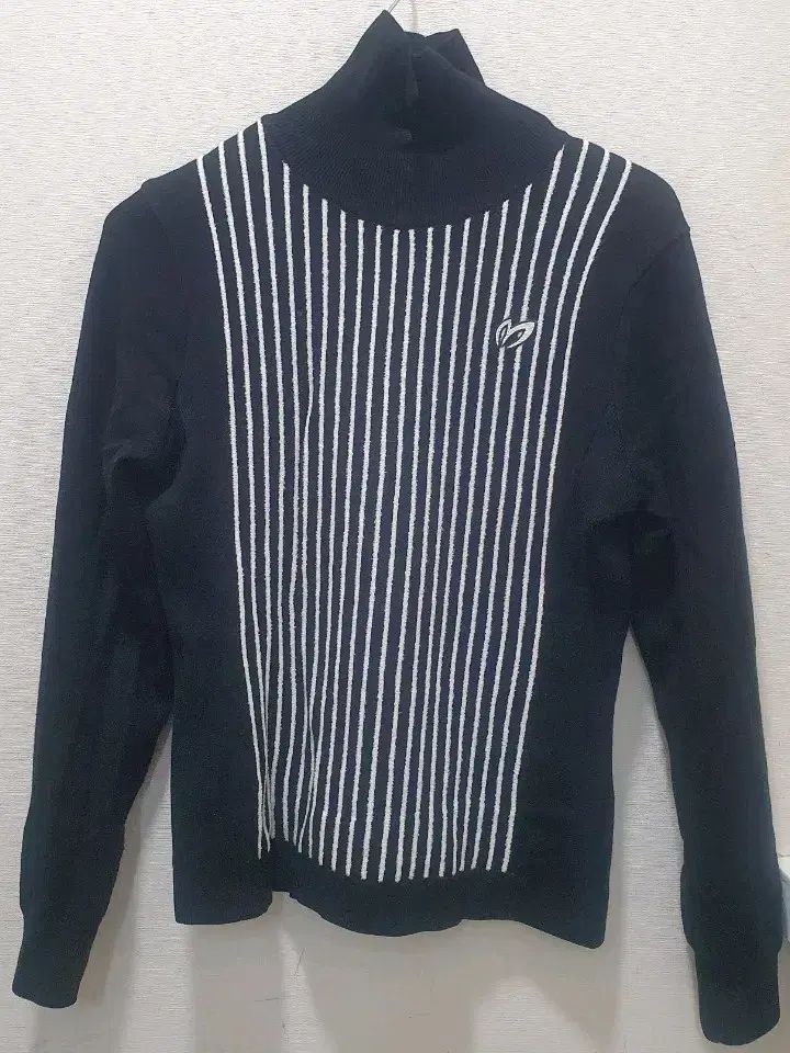 マスターバニーエディション レディース タートルネック バスト身幅50