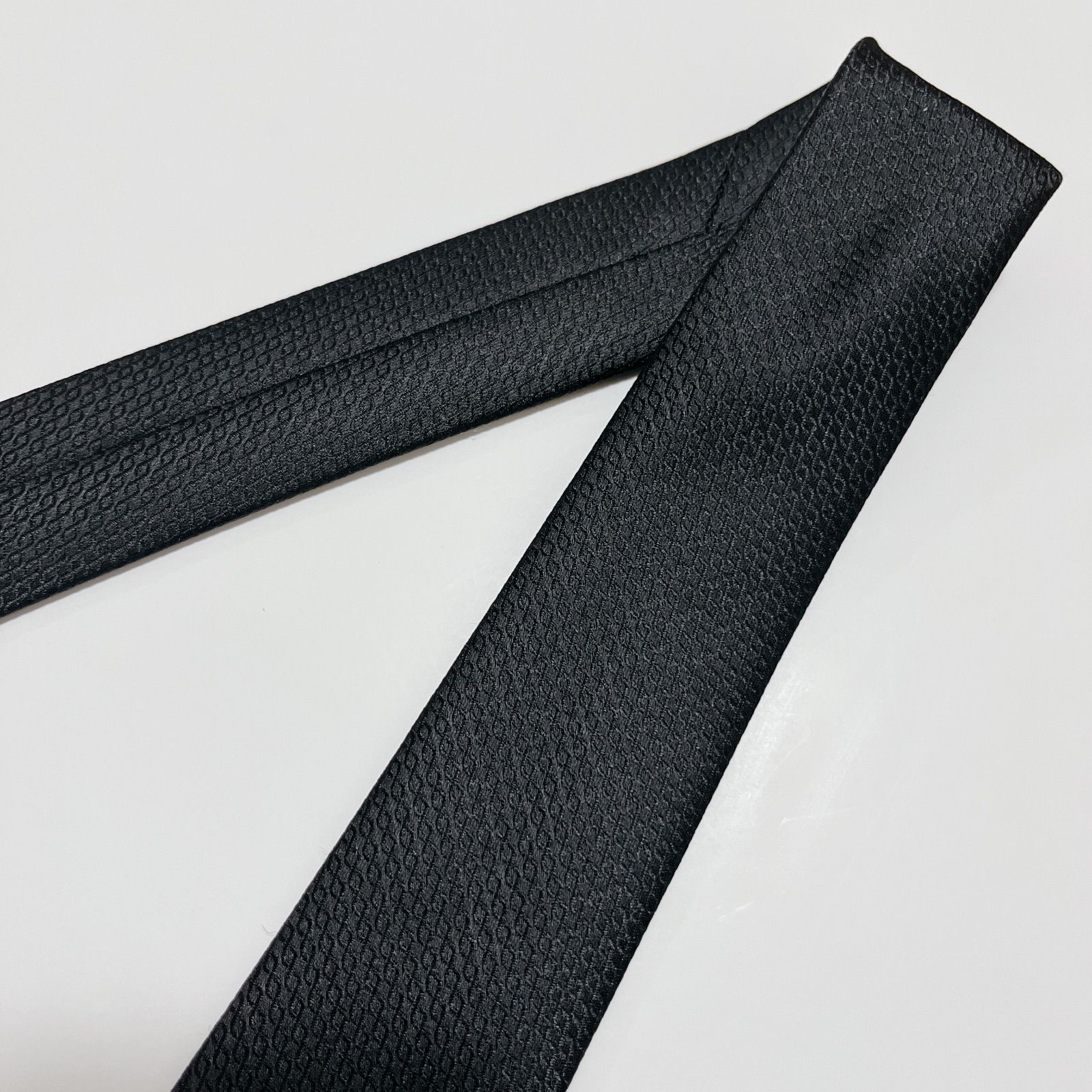 美品 ヒューゴボス ネクタイ ハイブランド ソリッドタイ 無地 光沢