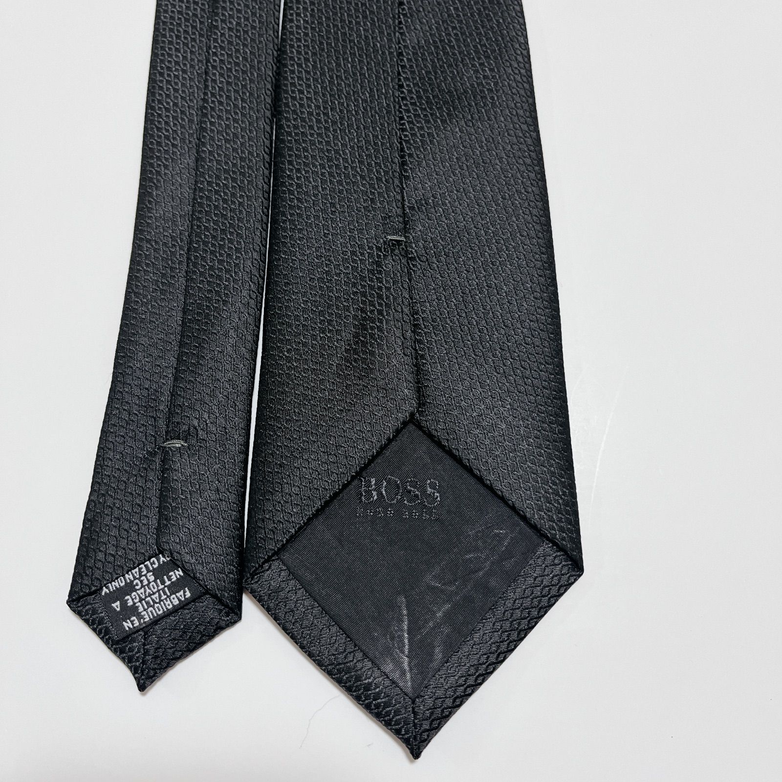 美品 ヒューゴボス ネクタイ ハイブランド ソリッドタイ 無地 光沢