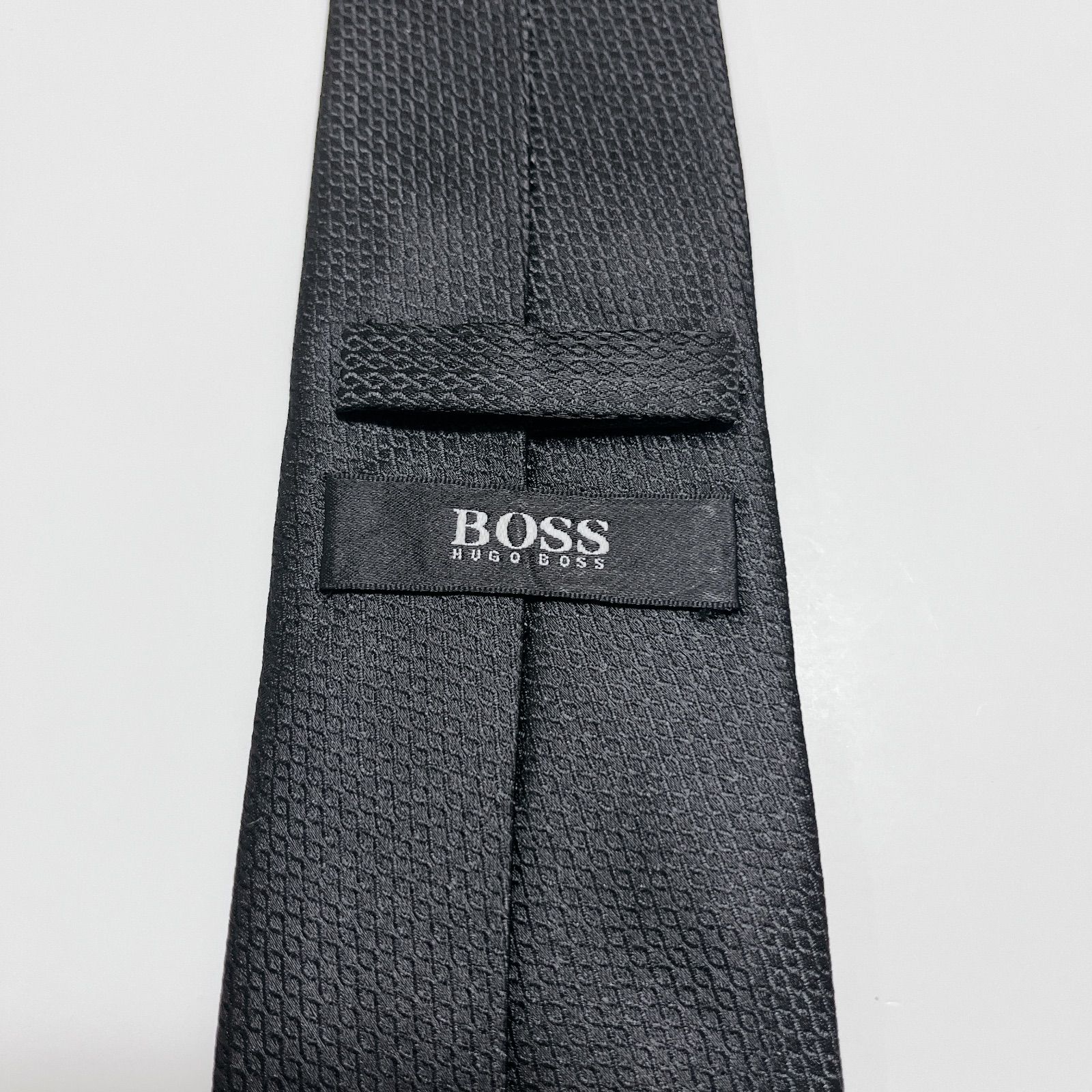 美品 ヒューゴボス ネクタイ ハイブランド ソリッドタイ 無地 光沢