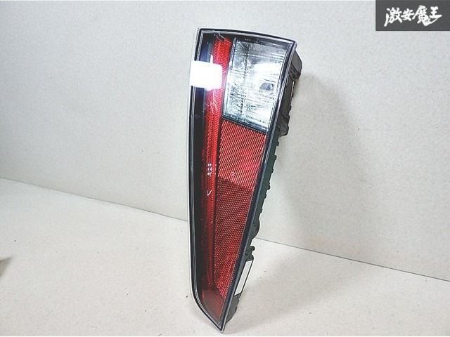 ZVW50,ZVW51 プリウス 右テールランプ 81550-47280-C ZVW50,ZVW51