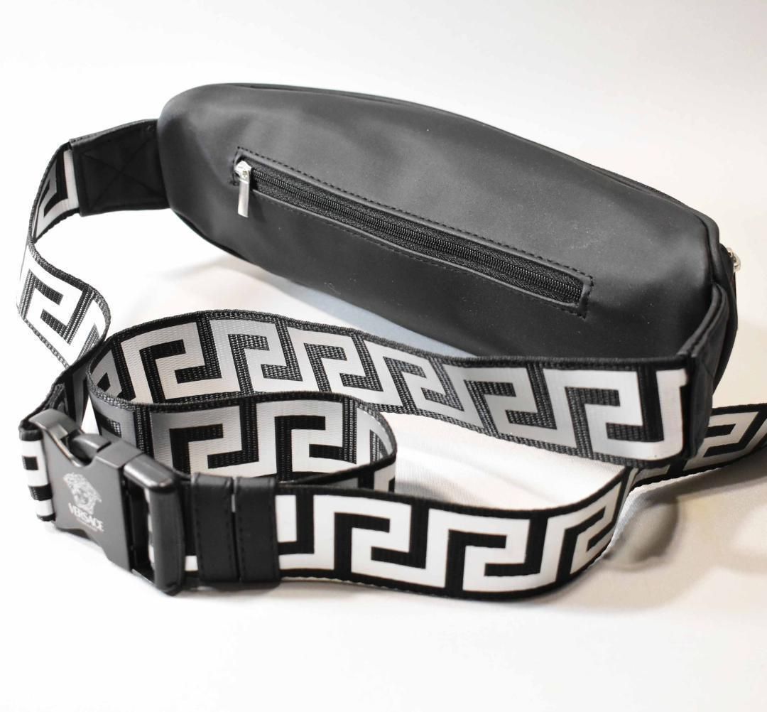 verp10 新品未使用本物 VERSACE ヴェルサーチ ノベルティサコッシュ verp10 新品未使用本物 VERSACE ヴェルサーチ ノベルティサコッシュ