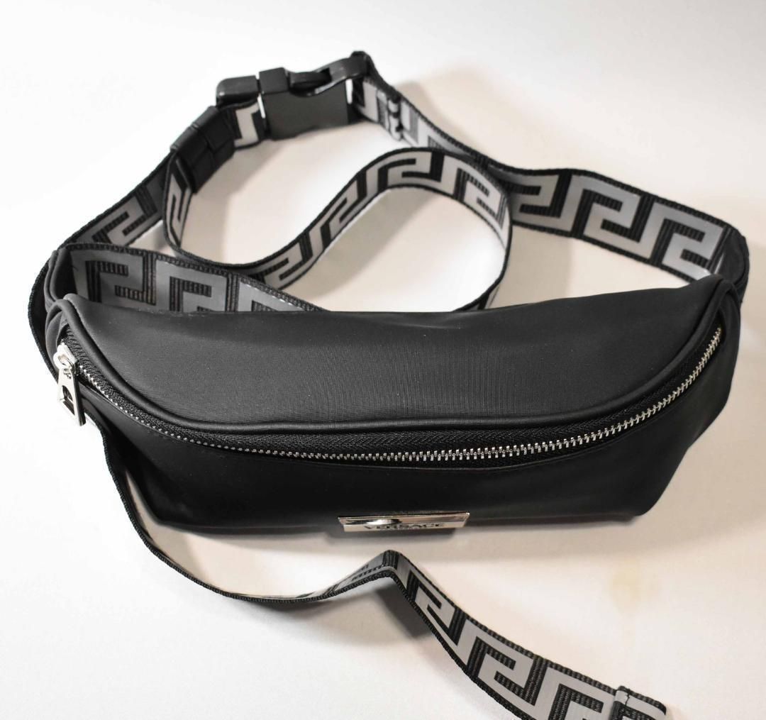 verp10 新品未使用本物 VERSACE ヴェルサーチ ノベルティサコッシュ 