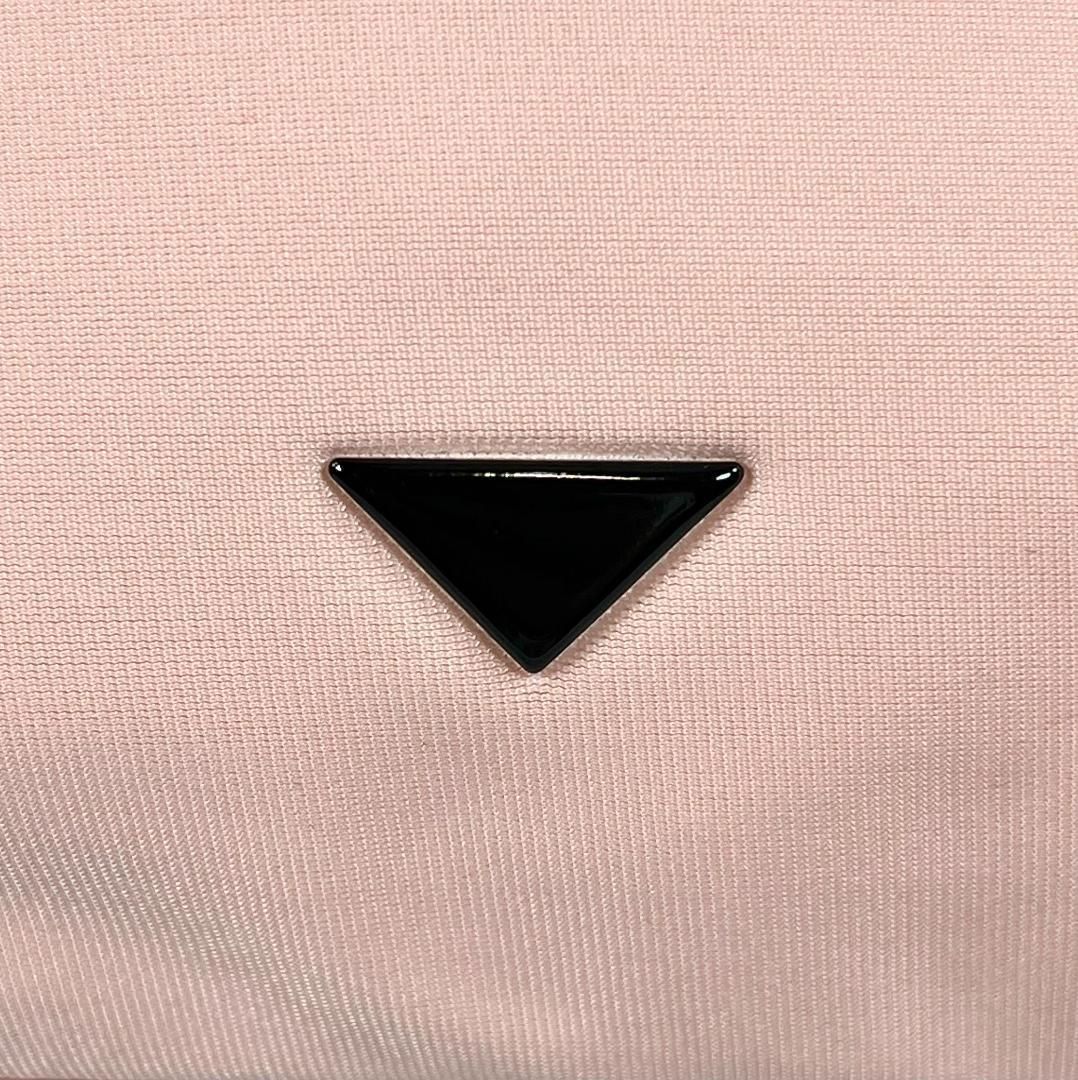 プラダノベルティ prdltcspnk2 新品未使用本物 PRADA プラダ ノベルティポーチ - メルカリ