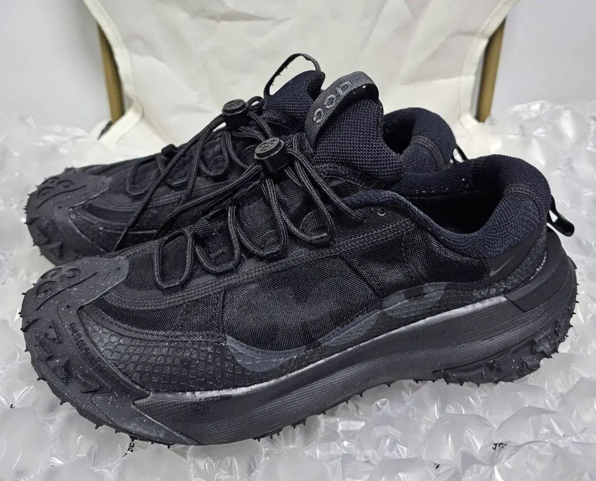 ナイキ ACG マウンテン フライ 2 ロー ブラック 265