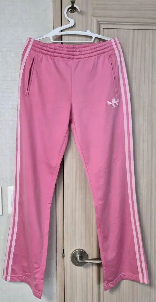 アディダス ピンク色 3本線 トレーナー ズボン
