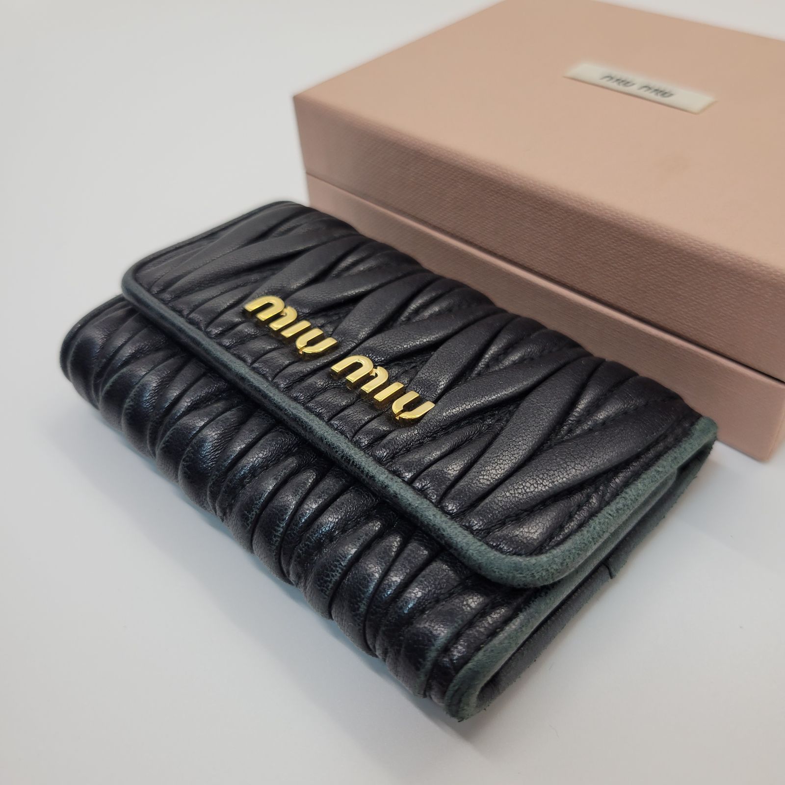 MIU MIU ミュウミュウ マテラッセ レザー 6連キーケース ブラック