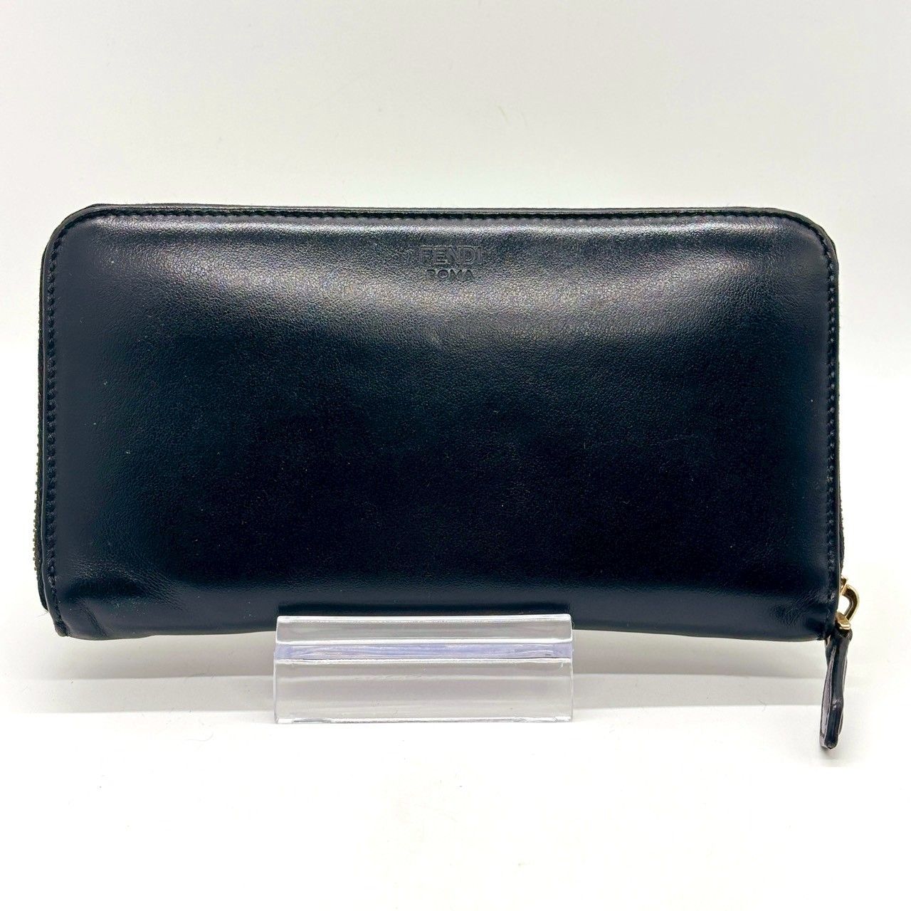 無骨に光る遊び心】 FENDI フェンディ 長財布 ラウンドジップ