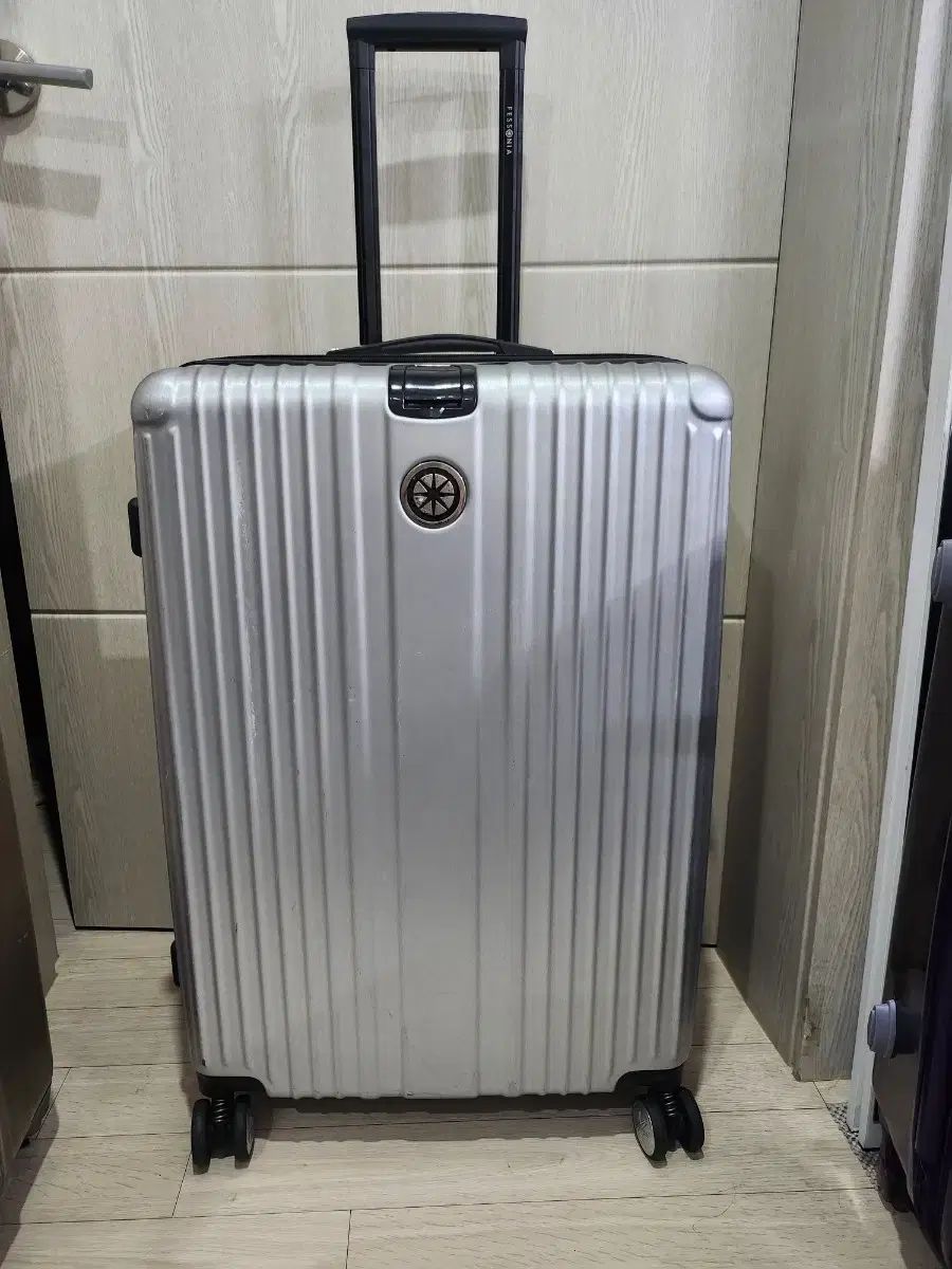 28インチ HARDWARE 旅行用キャリー