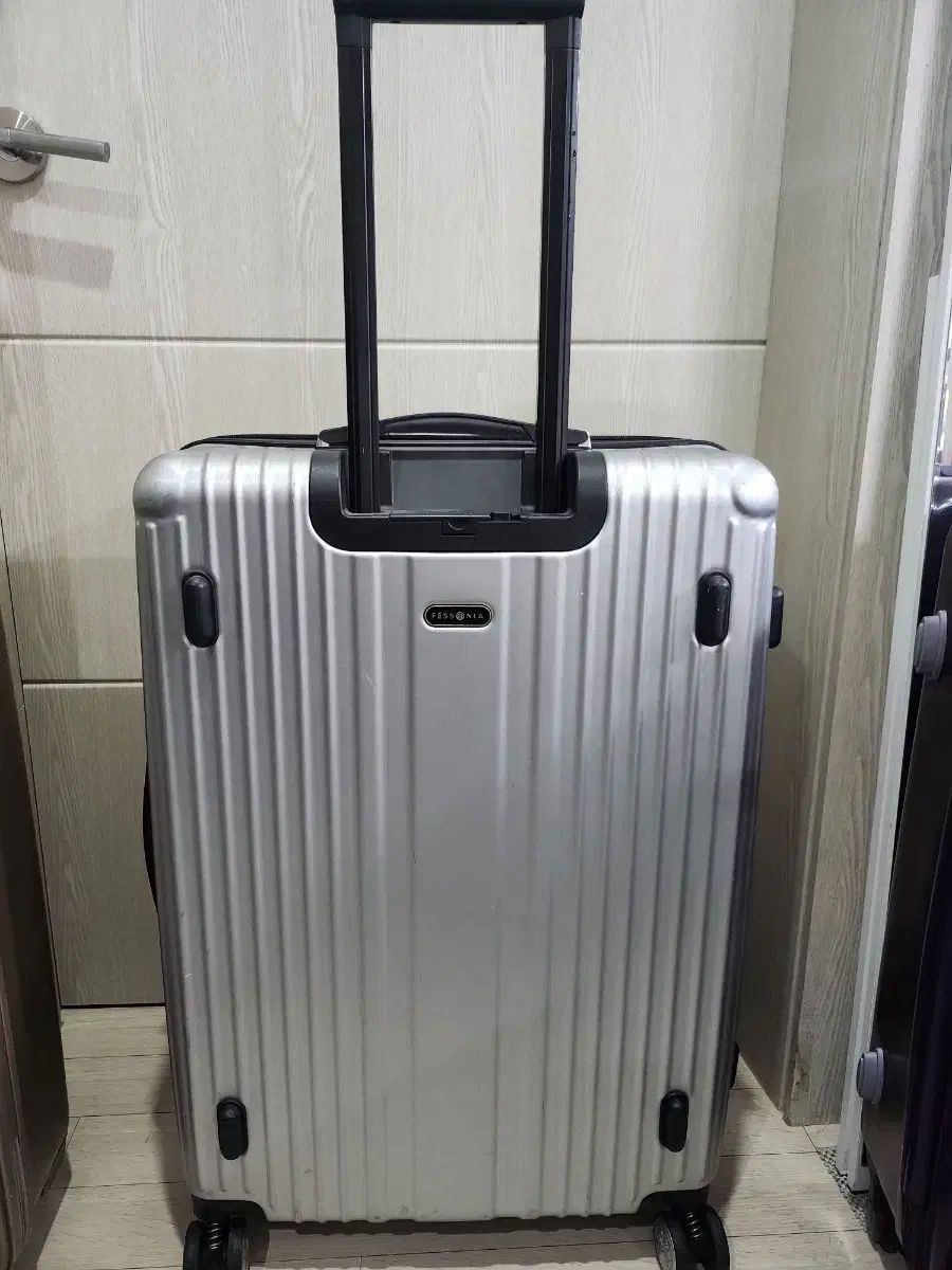 28インチ HARDWARE 旅行用キャリー