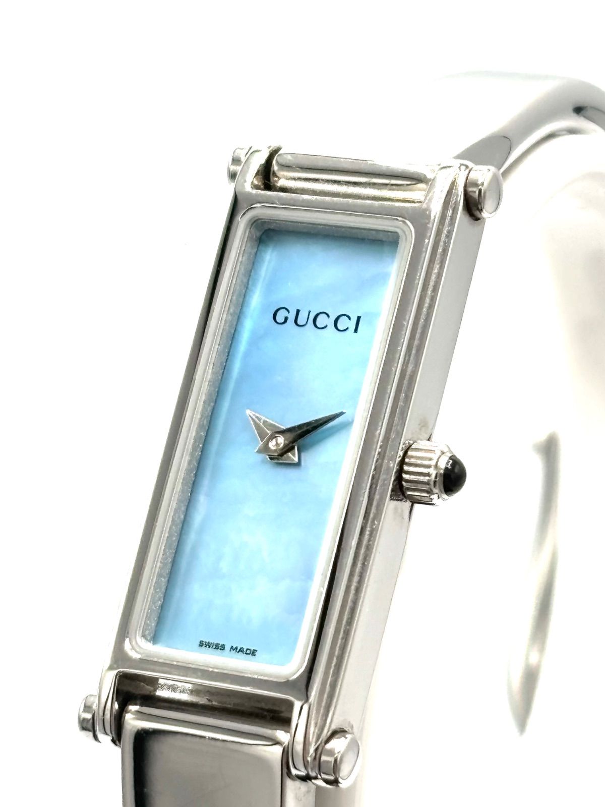 新品ムーブメント・美品】GUCCI 1500L シェル文字盤 シルバー バングル