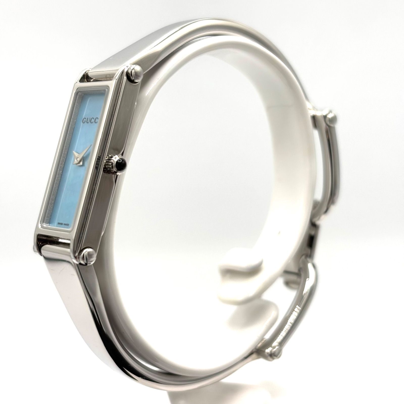 新品ムーブメント・美品】GUCCI 1500L シェル文字盤 シルバー バングル
