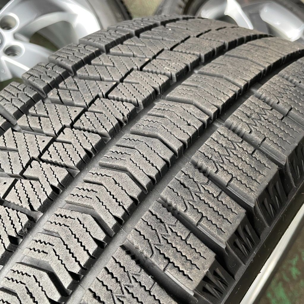 スタッドレス215