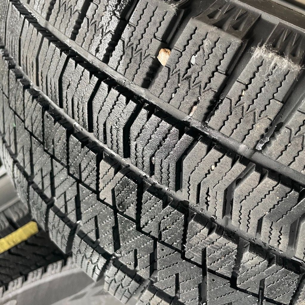 スタッドレス215 55