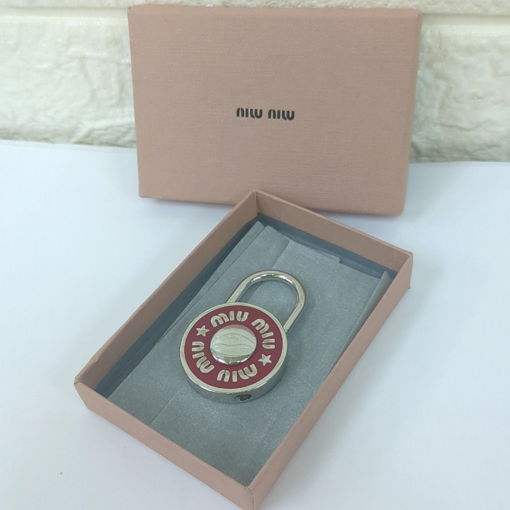 ミュウミュウ Miu 南京錠 キーホルダー キーリング レッド シルバー イタリア製