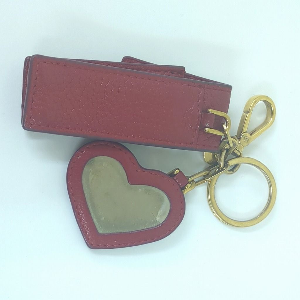 MIU リップケース キーリング付き ハートチャーム レッド ゴールド