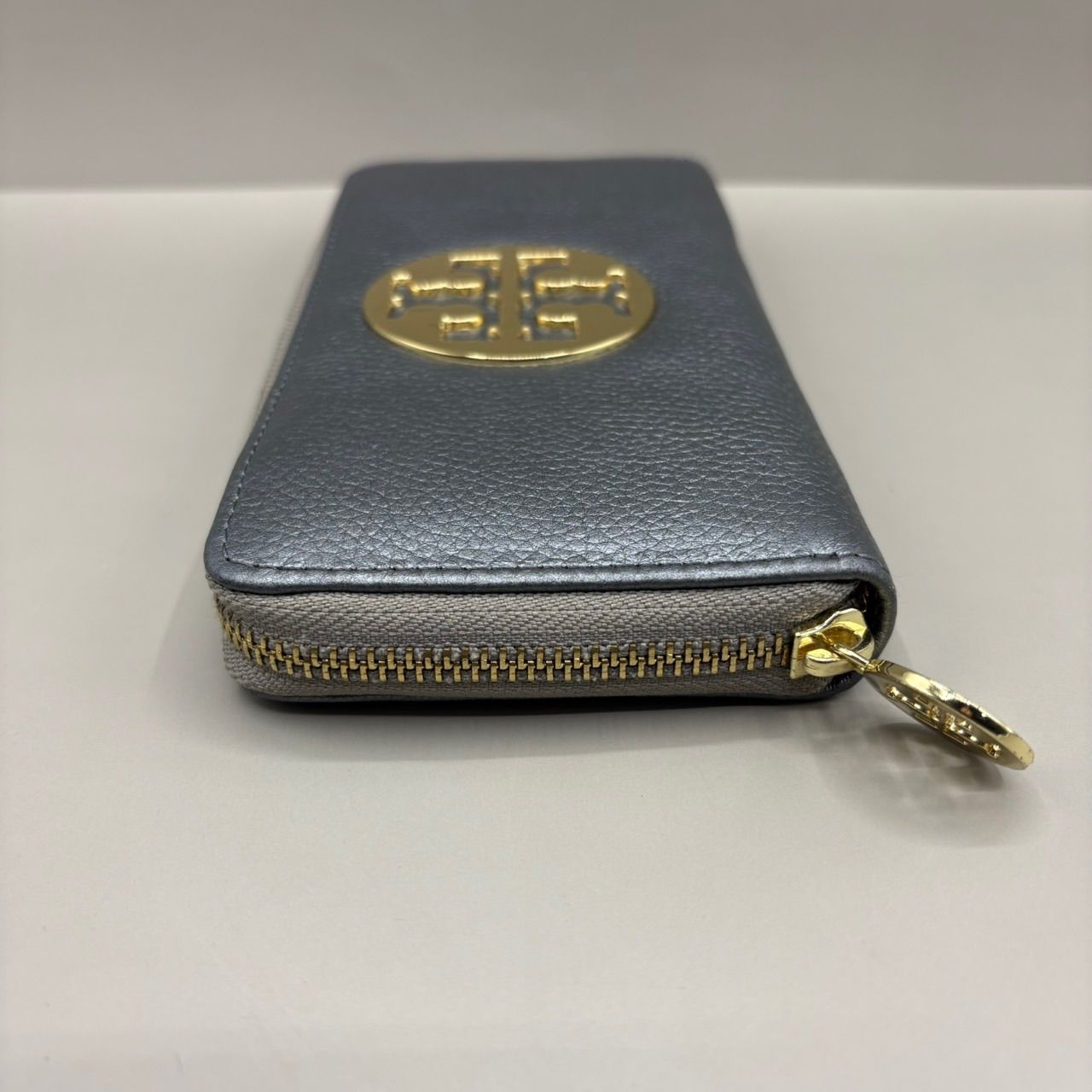 極美品 TORY BURCH トリーバーチ 長財布 ロングウォレット ラウンド