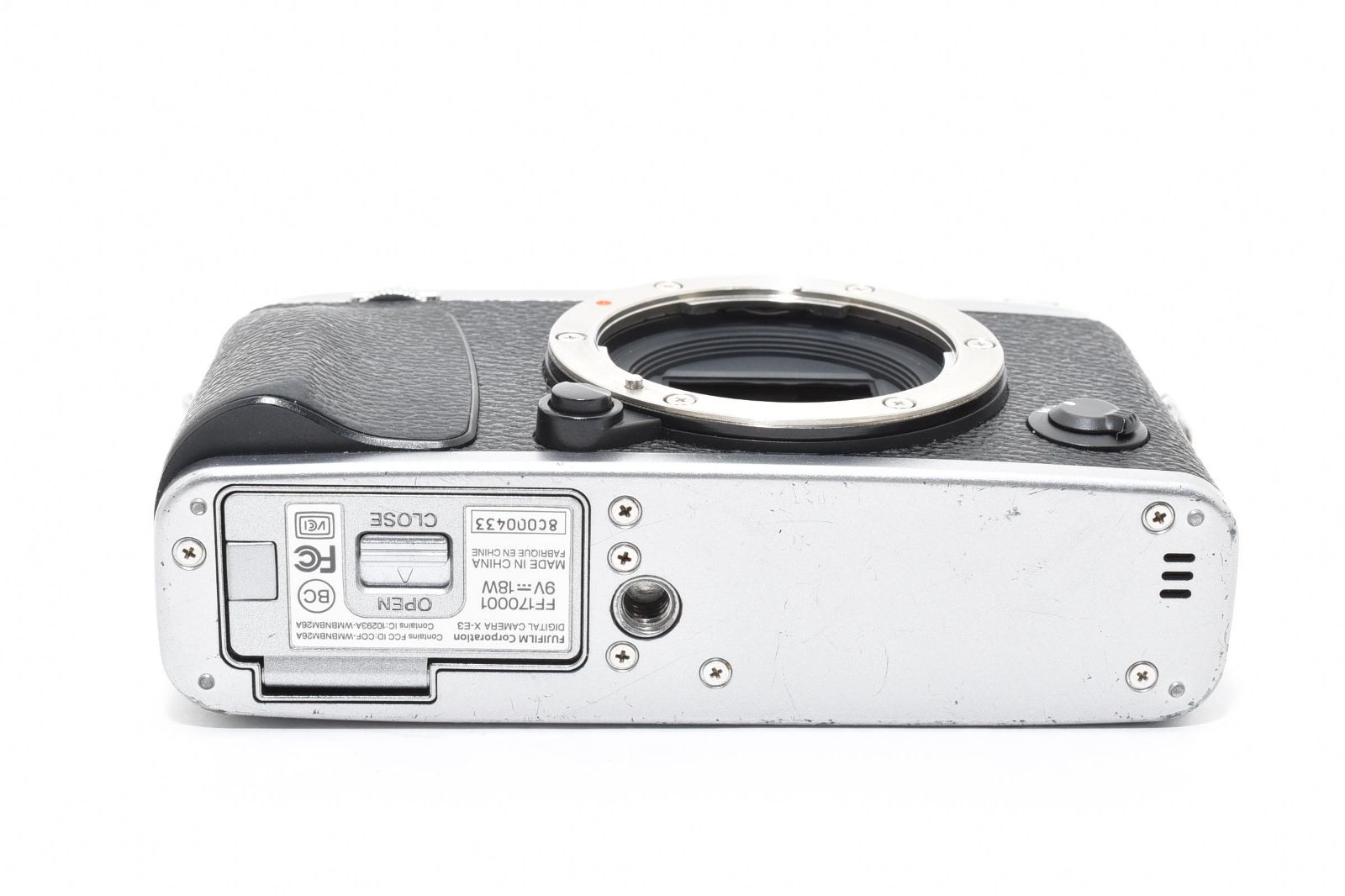  フジフイルム X E 3 ボディ シルバー ミラーレス一眼レフカメラ シャッター回数17327回 ミラーレス一眼 デジタルカメラ
