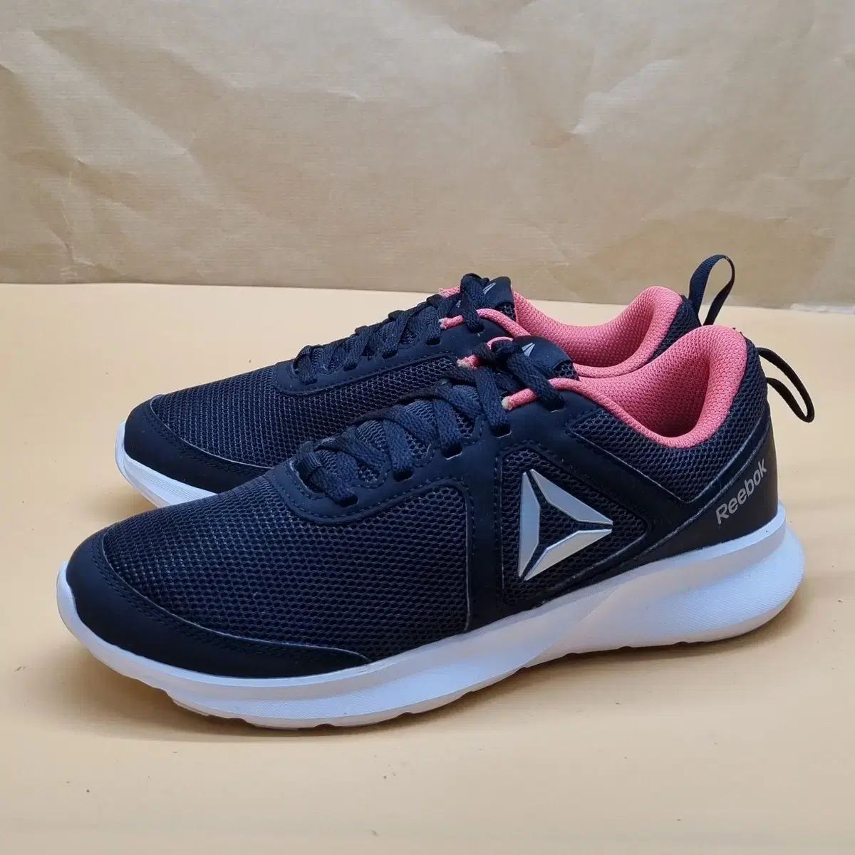 リーボック クイックモーション スニーカー245_