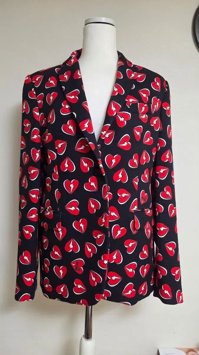 モスキーノ ラブ ハート プリンティング ブラック ジャケット 55