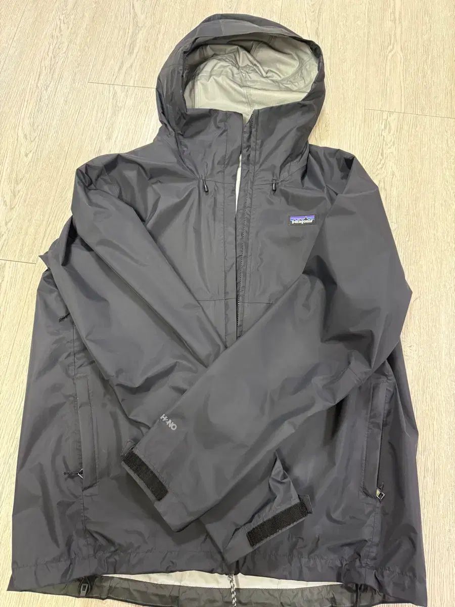 24 fw patagonia トレントシェル ブラック