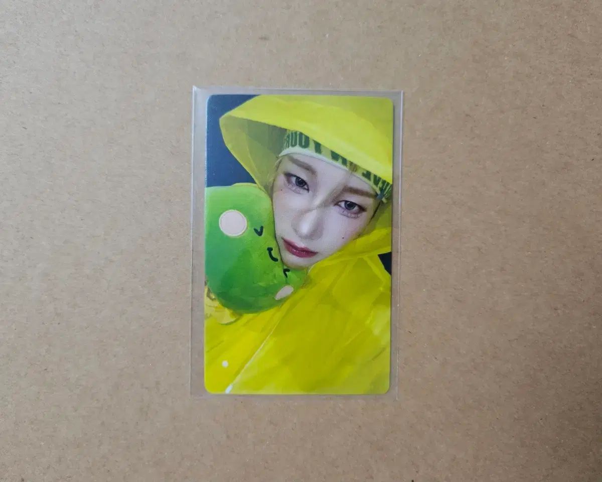 エクスラブ(XLOV) - ルイ 迷 未公開トレカ(レインコート) - メルカリ