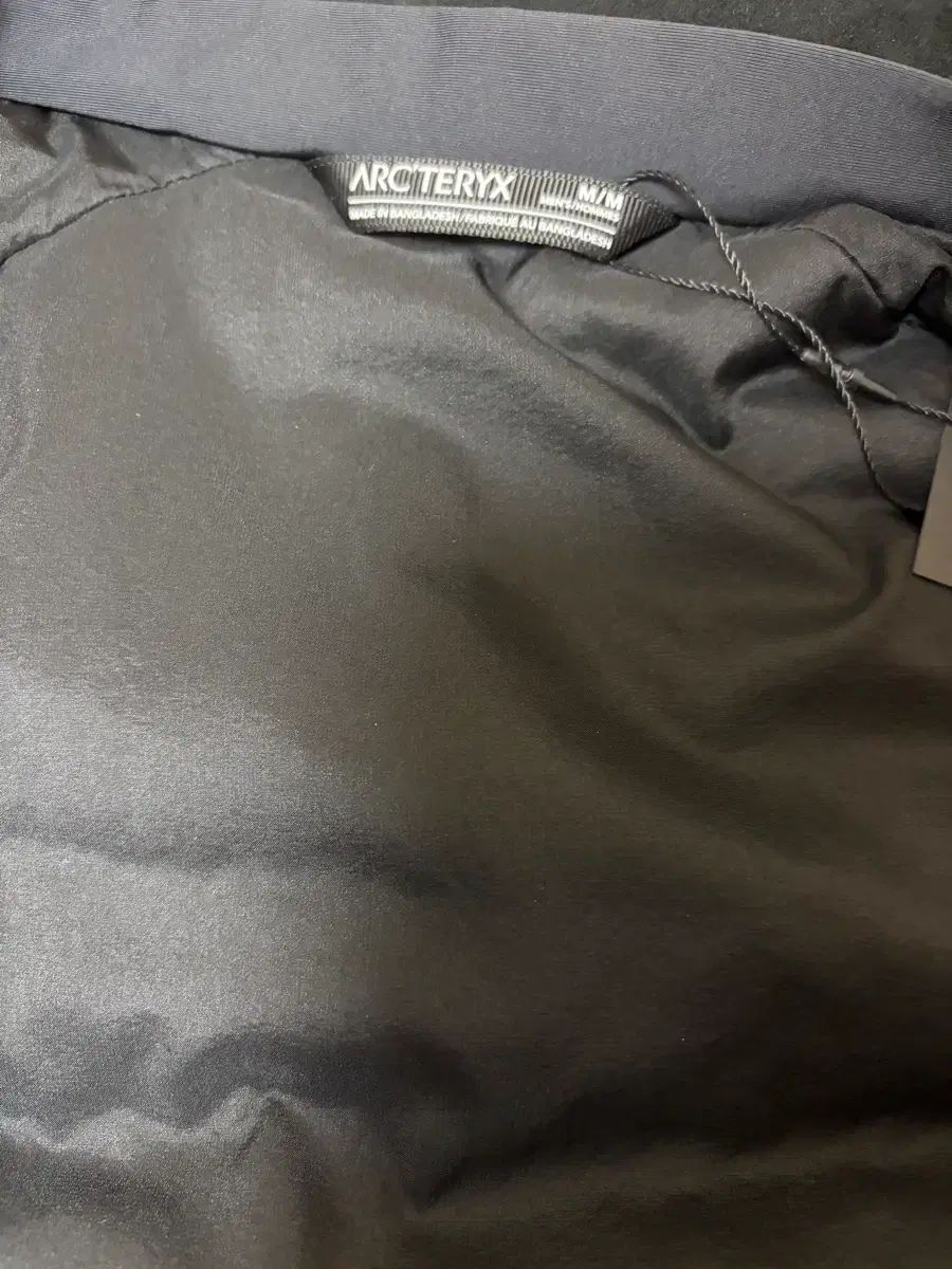  ARC TERYX アークテリクス Atom アトム ar ブラック 논카라 m その他 アウター