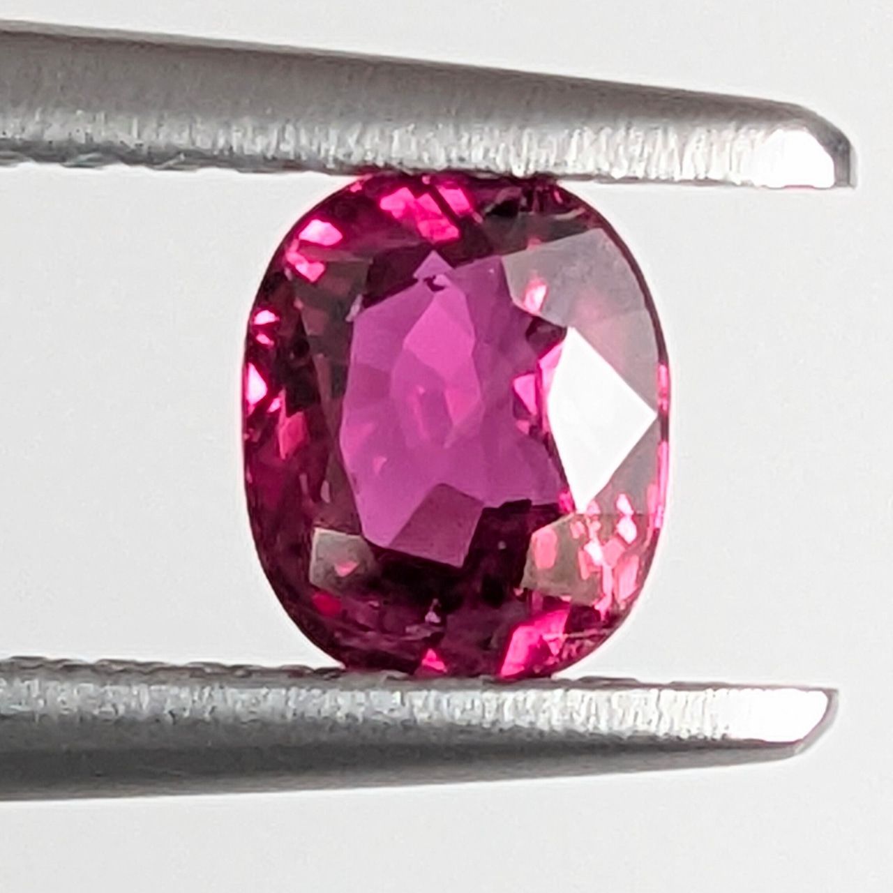 天然ルビールースセット 1947 ルビー 【0.584ct】PRO207225 購入 天然ルビー ルース 0.584ct 赤色