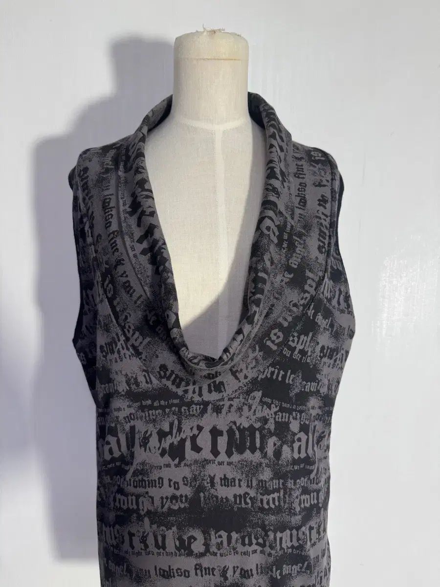 トップス algonquins