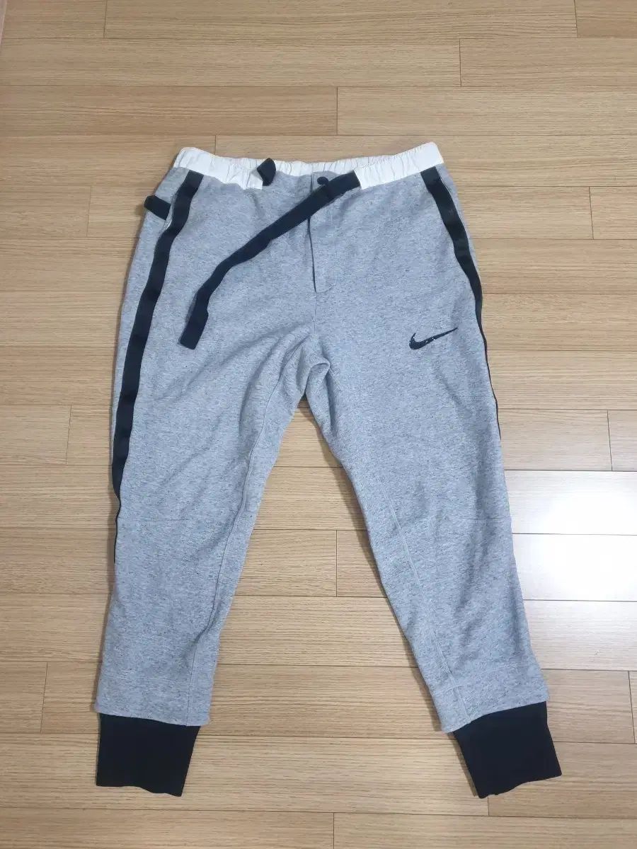 ナイキ SACAI ズボン トレーニングパンツ