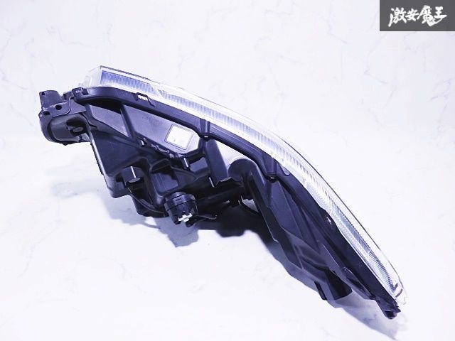 ヴォクシー 80系 ZRR80 右ヘッドライト トヨタ 純正 ZRR80W ZRR85W 80 ヴォクシー 煌 後期 LED ヘッドライト