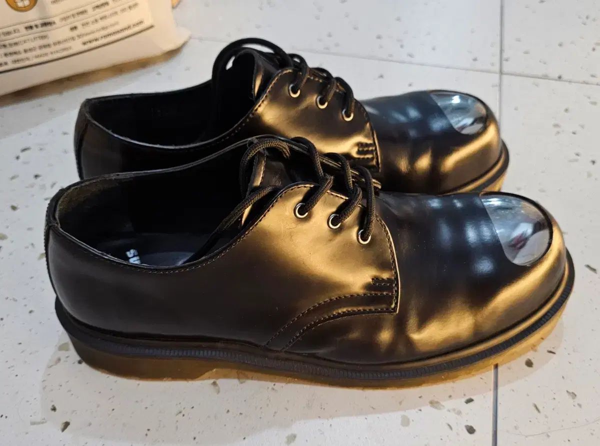 DR MARTENS ブラック スティールトゥ ダービーシューズ