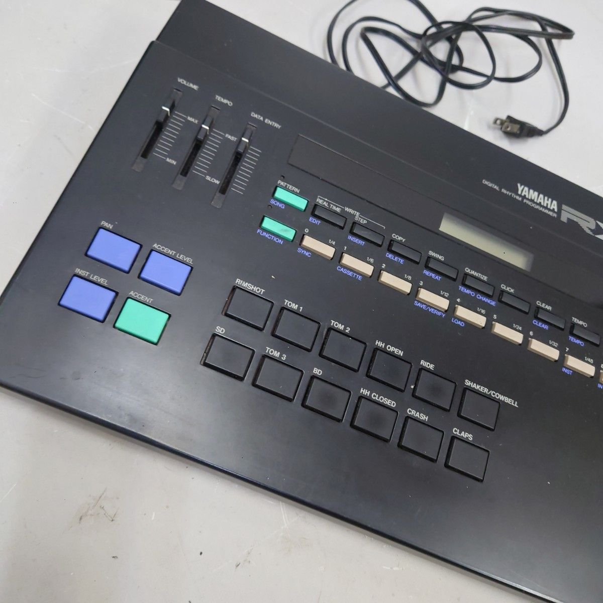 ヤマハRX15 リズムマシン　【送料込み】動作品 YAMAHA RX15 Digital Rhythm Programmer 動作品 本体のみ ヤマハ