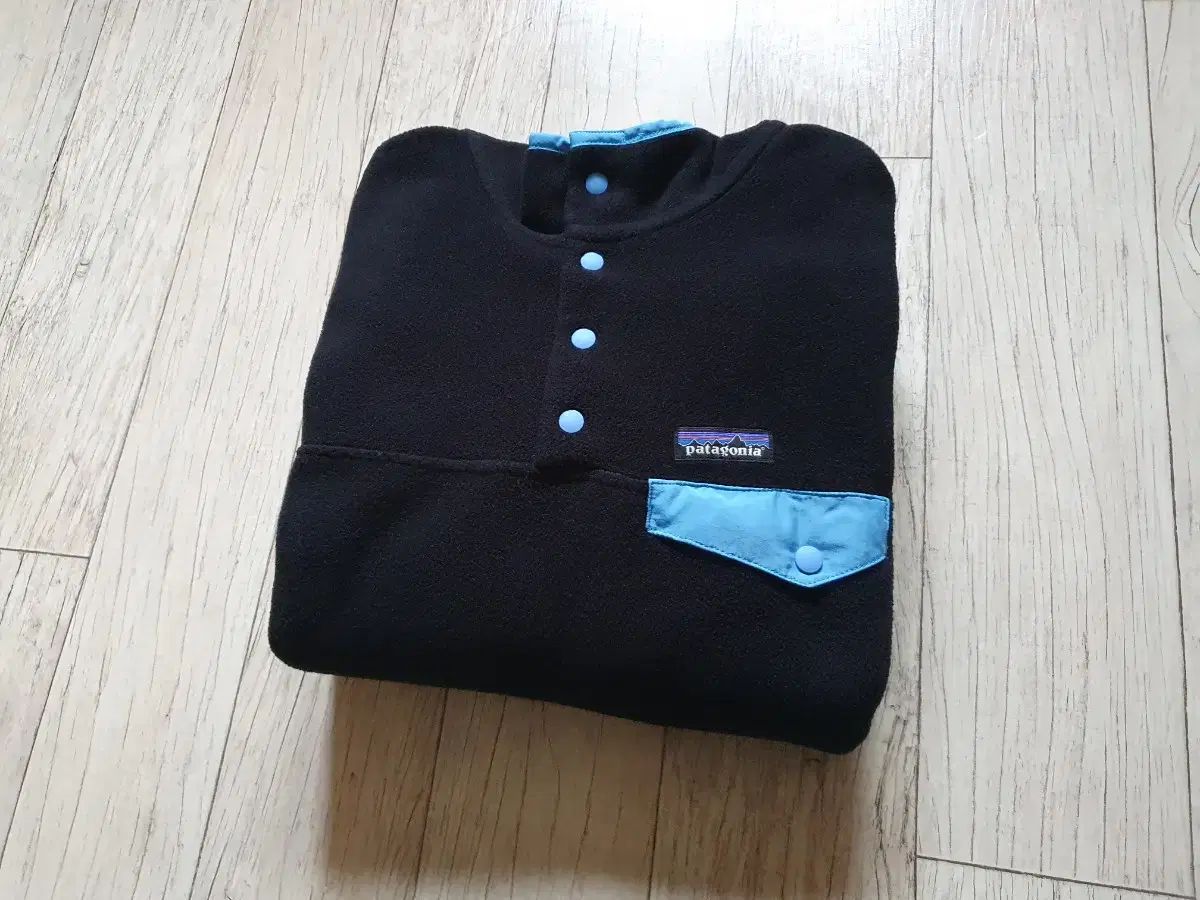  Sコンディション patagonia ウィメンズ Synchilla シンチラ ブラック L 長袖 Tシャツ カットソー