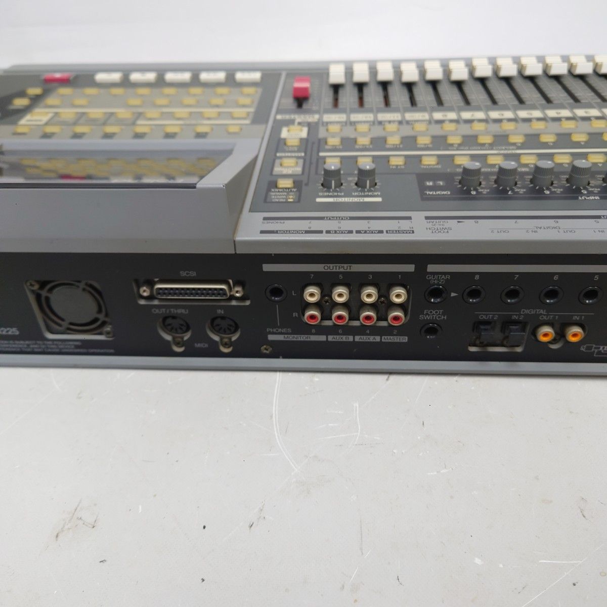 Roland VS-1680 Digital Studio Workstation 動作品 本体のみ