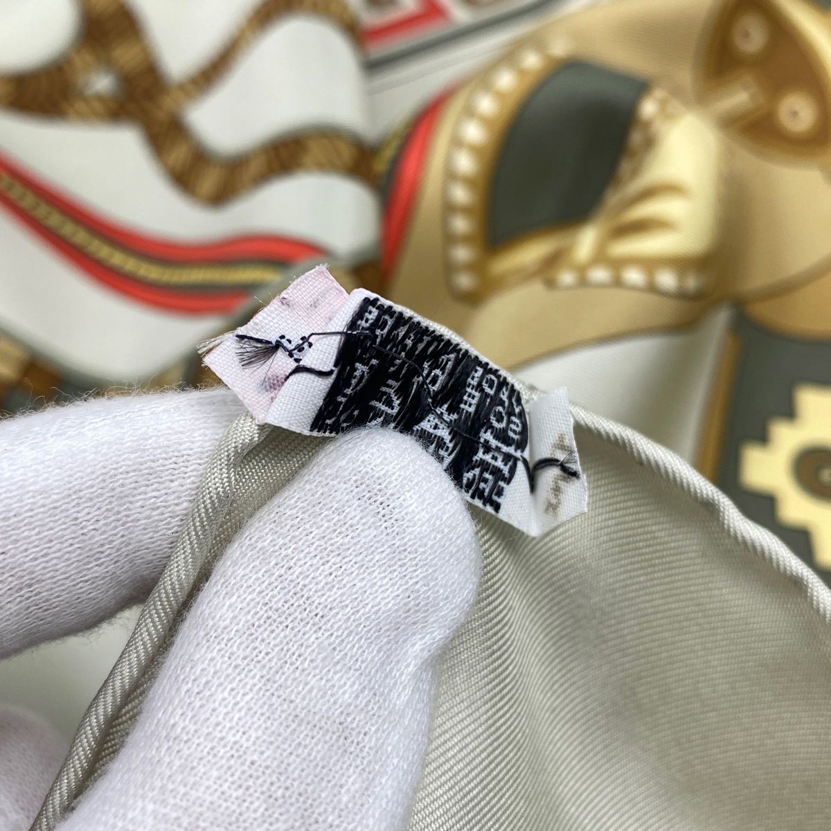 エルメス HERMES カレ 90 HUACA PIRU 神聖なるペルー 人気 スカーフ