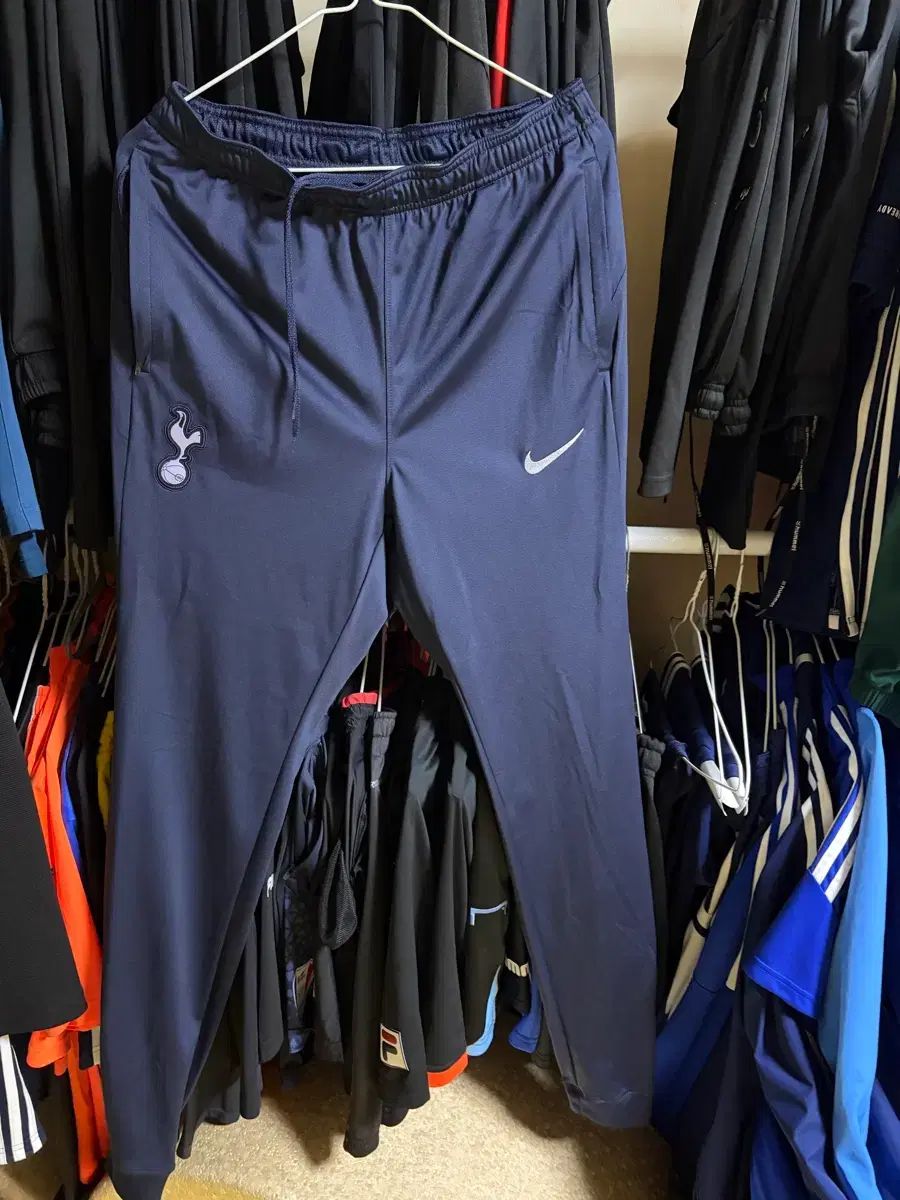 ナイキ トッテナム ネイビー トレーナー ズボン