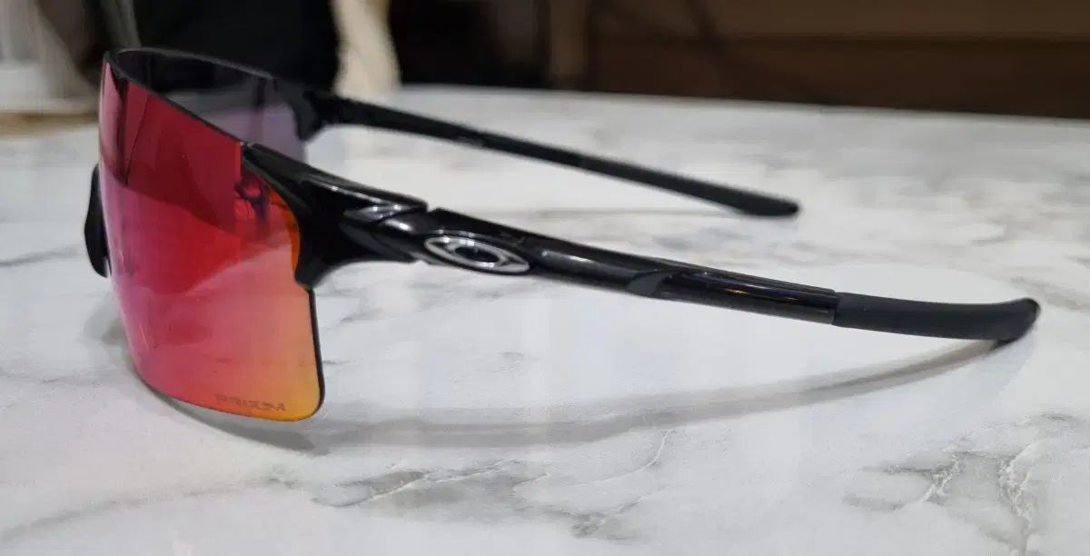  オークリー イーブイゼロ ブレーザー サングラス 小物