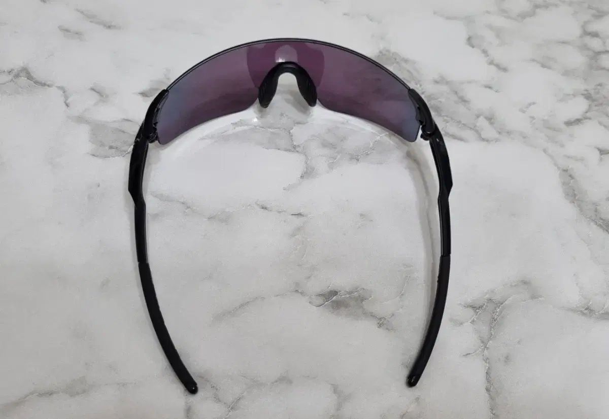 イーブイゼロ ブレーザー