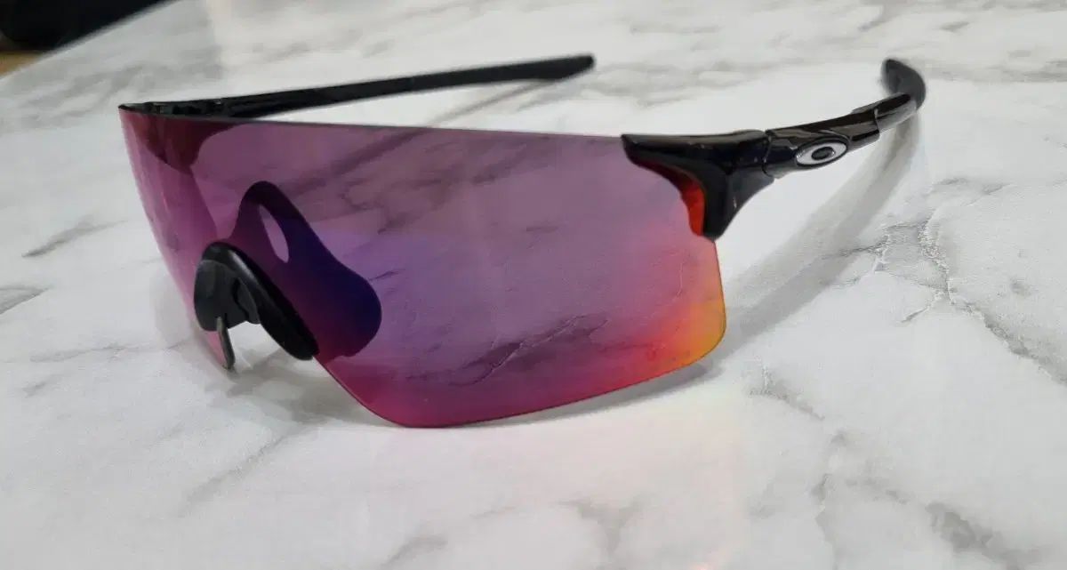 イーブイゼロ ブレーザー