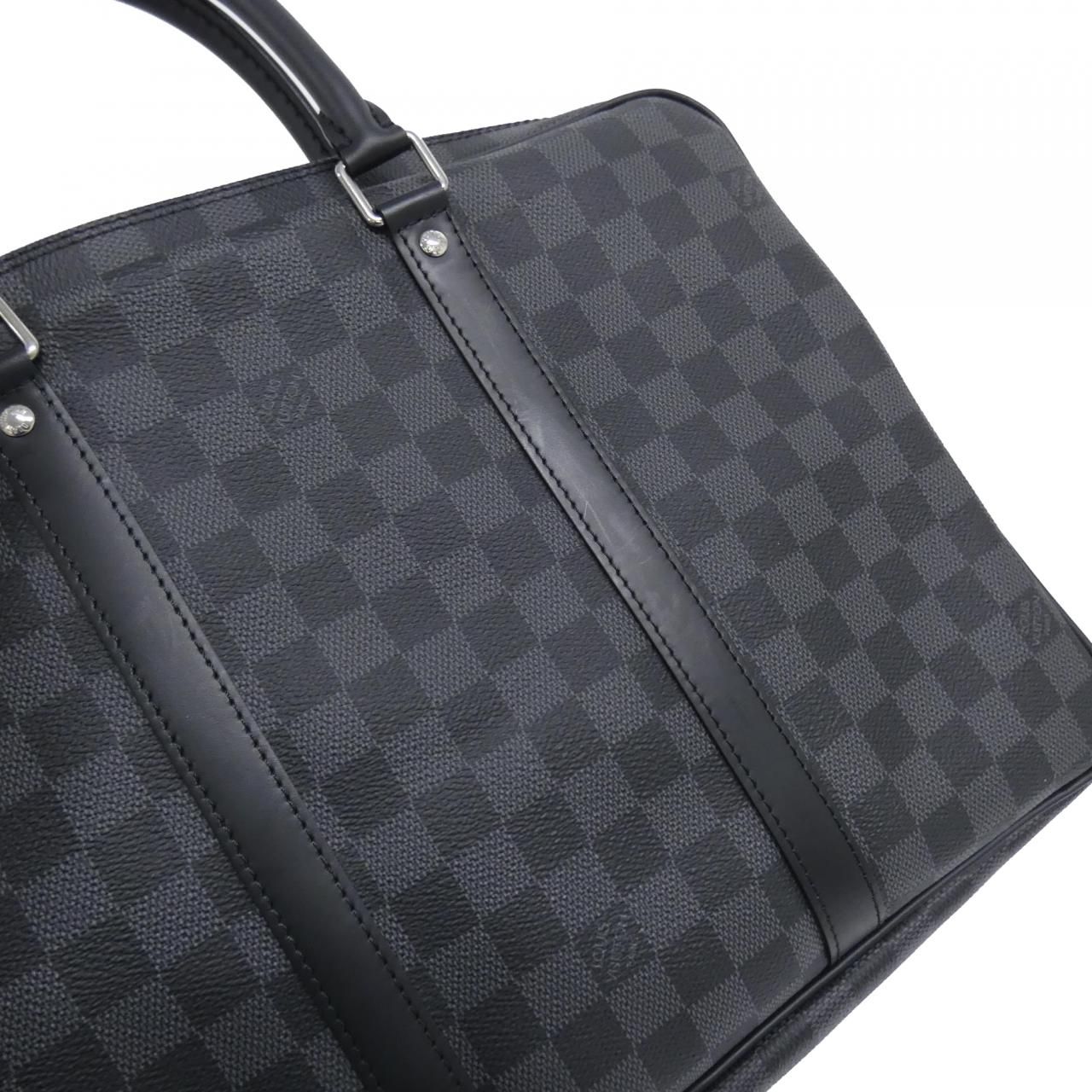 ルイヴィトン ダミエ グラフィット ポルト ドキュマン ヴォワヤージュ