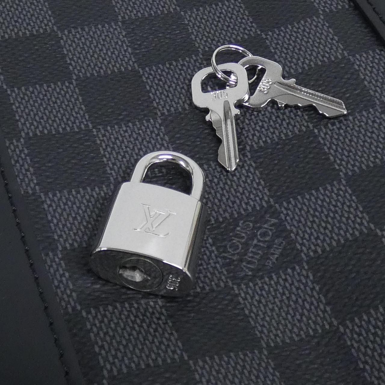 ルイヴィトン ダミエ グラフィット ポルト ドキュマン ヴォワヤージュ