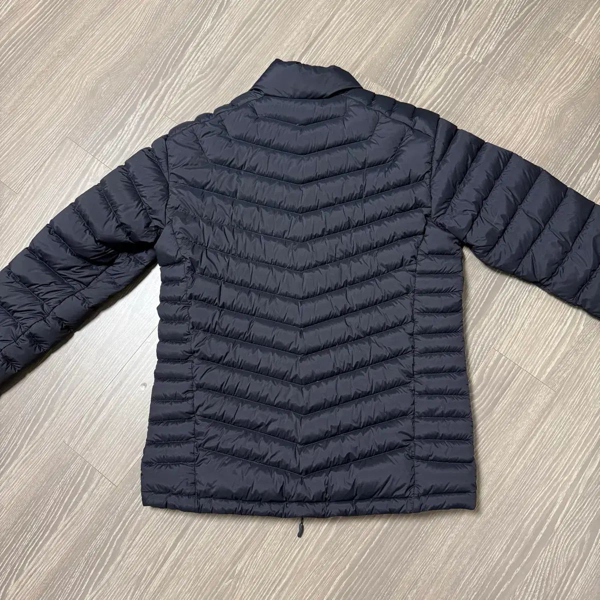  M アイダー スルーブ a ストレッチ スリム ダウンジャケット ブラック グースダウン ダウンジャケット ジャケット アウター