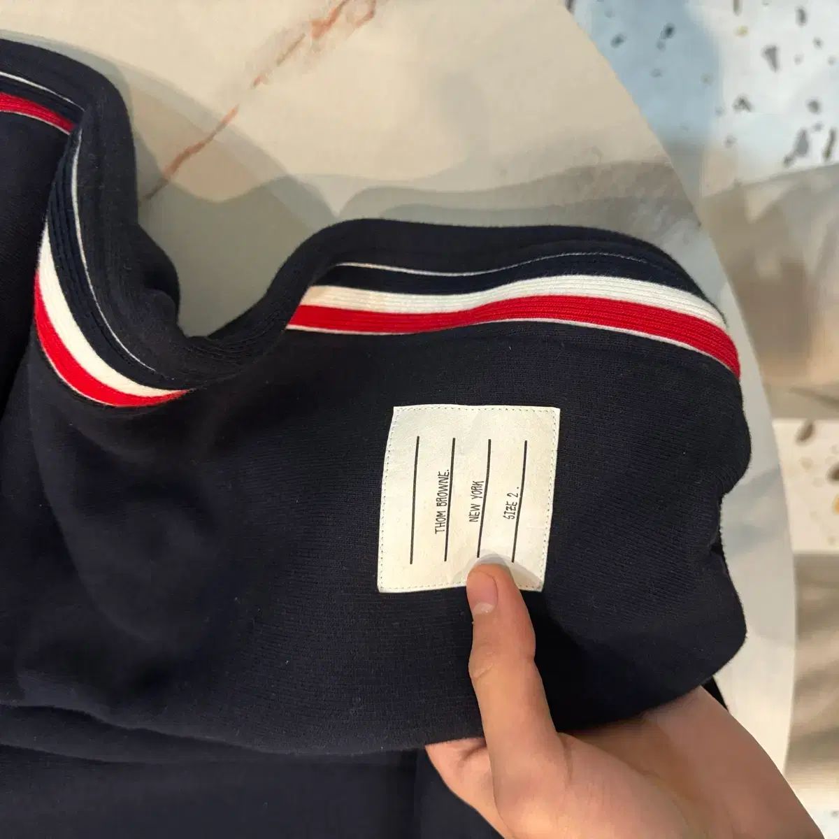 ブラウン 3本線