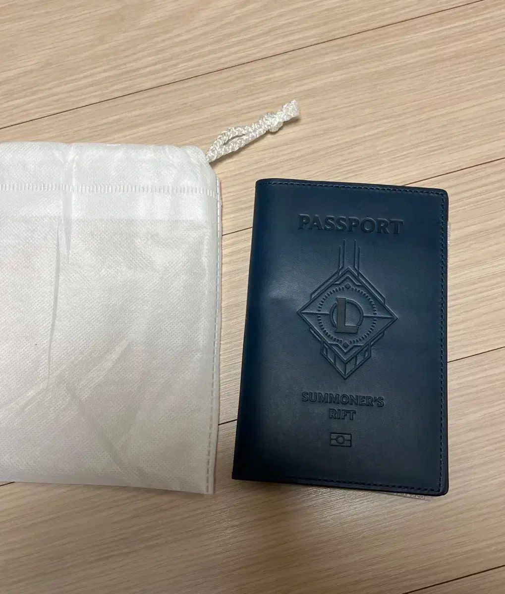 リーグ オブ レジェンズ パスポートウォレット