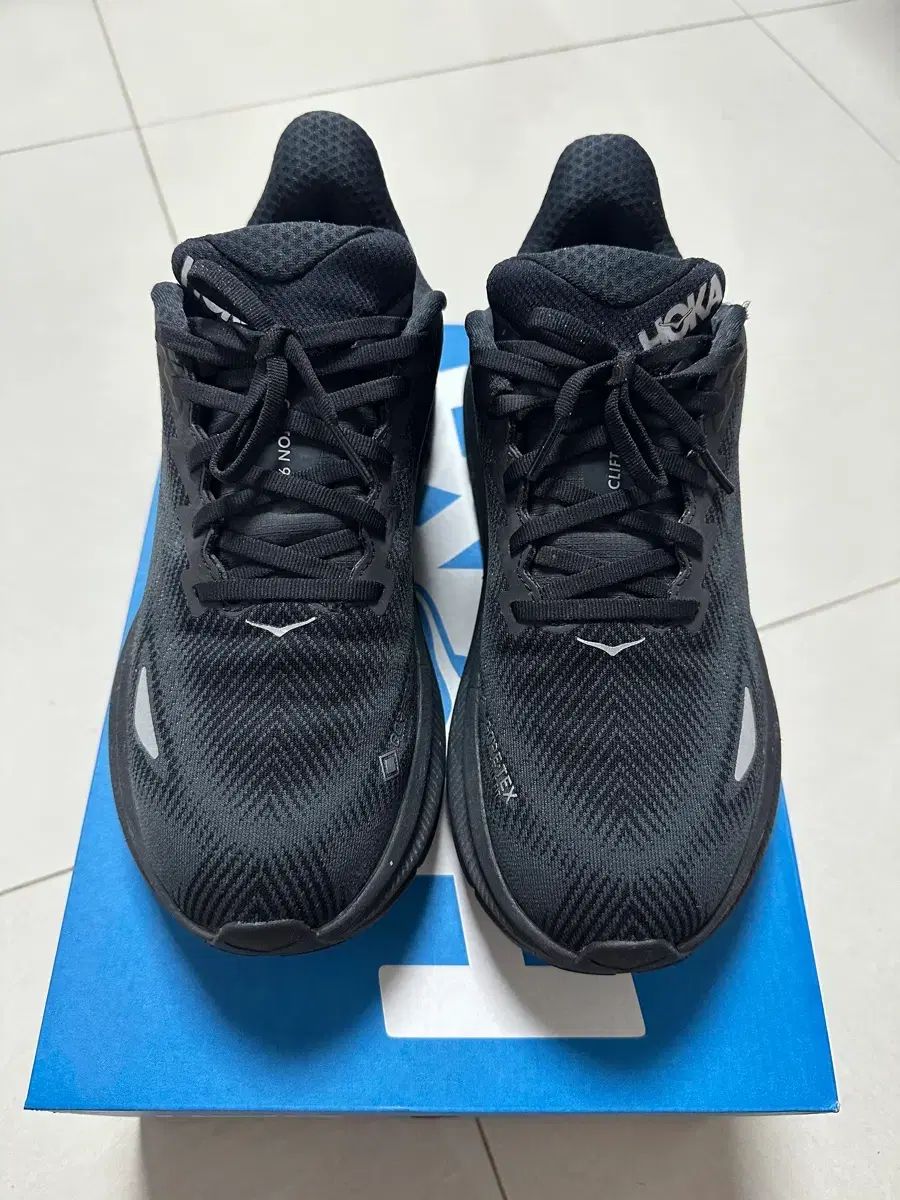 ホカ ク tli fton 9 GORE-TEX 270 サイズ