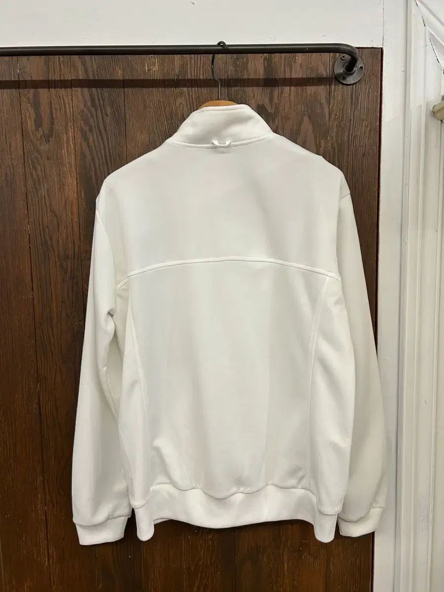 白 ジップアップ